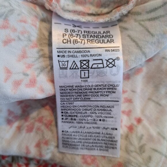 Old Navy girls size 6 -7 dress rayon floral print 3/4 sleeve, tuxedo placket EUC - Picture 4 of 4